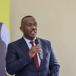 Fanya Mambo Kinuthia